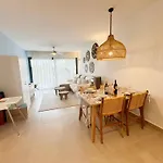 Tropical Relaxing 2 Bedroom Unit With Picuzzi